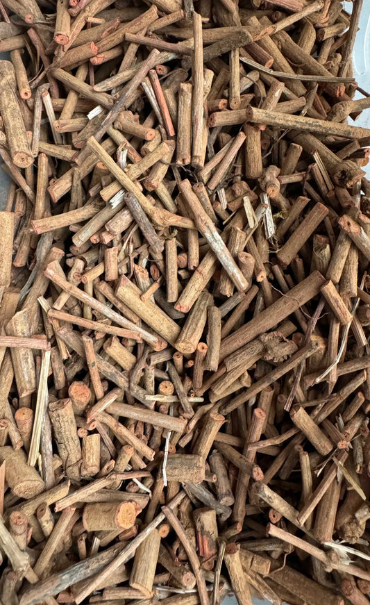 Dried Fouwa (Fou'a) madder root pieces, 50g traditional dye material, natural brown woody stems and fragments