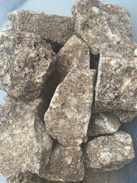 Premium Omani white Jaoui incense chunks, natural benjoin resin in rough crystalline stone form from Oman
