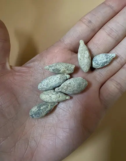 Stones and other accessories
